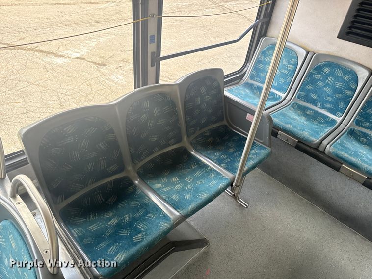 image for item EH6774 2006 Gillig G29B102N4 transit bus