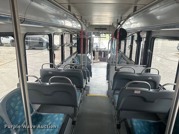 image for item EH6774 2006 Gillig G29B102N4 transit bus