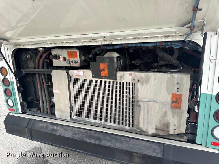 image for item EH6774 2006 Gillig G29B102N4 transit bus