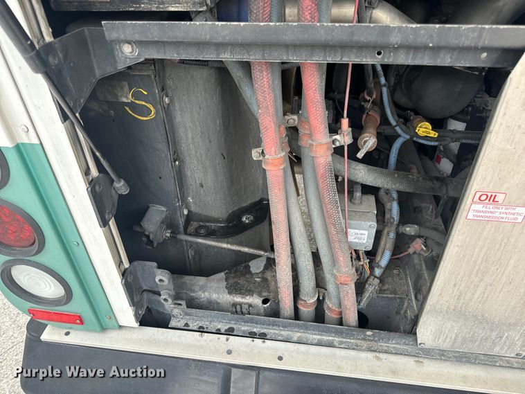 image for item EH6774 2006 Gillig G29B102N4 transit bus