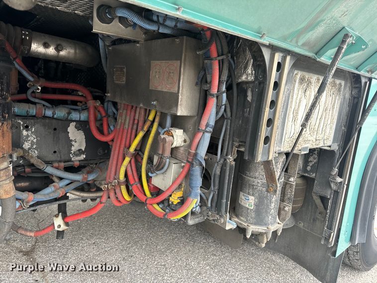 image for item EH6774 2006 Gillig G29B102N4 transit bus