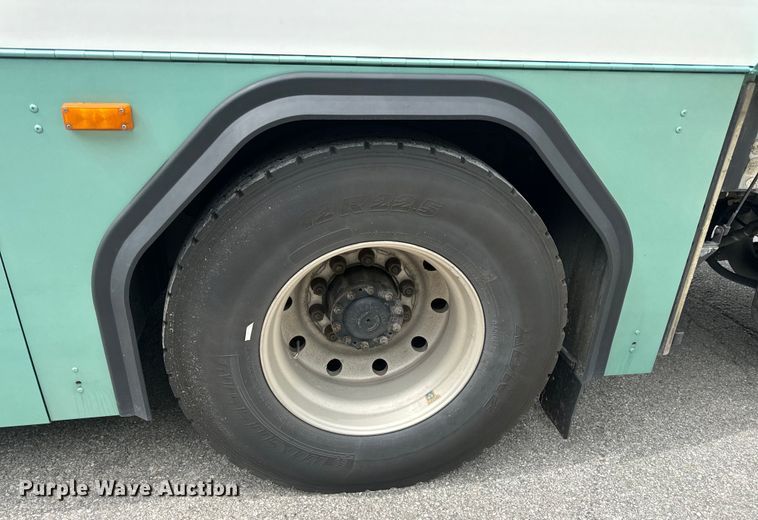 image for item EH6774 2006 Gillig G29B102N4 transit bus