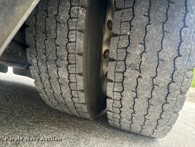 image for item EH6774 2006 Gillig G29B102N4 transit bus