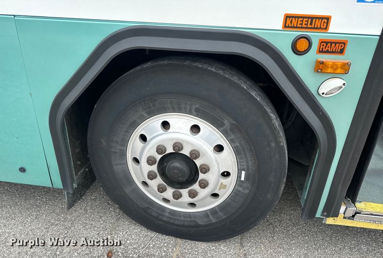 image for item EH6774 2006 Gillig G29B102N4 transit bus