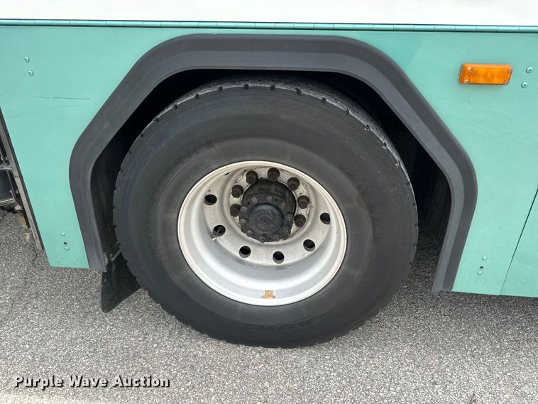 image for item EH6774 2006 Gillig G29B102N4 transit bus