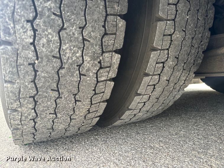 image for item EH6774 2006 Gillig G29B102N4 transit bus