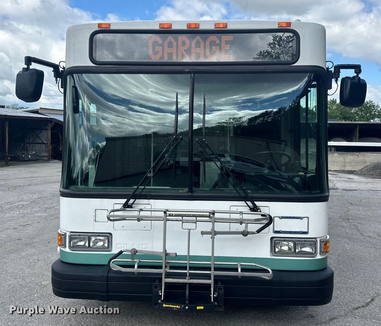 image for item EH6775 2006 Gillig G29B102N4 transit bus
