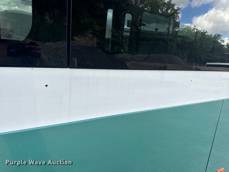 image for item EH6775 2006 Gillig G29B102N4 transit bus