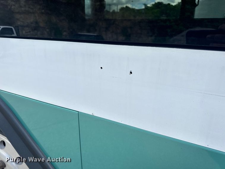 image for item EH6775 2006 Gillig G29B102N4 transit bus