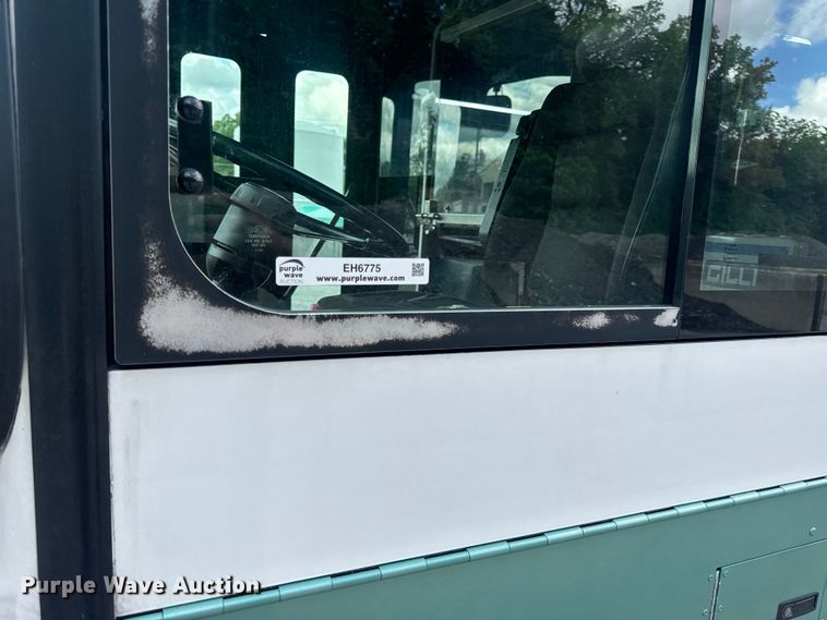 image for item EH6775 2006 Gillig G29B102N4 transit bus