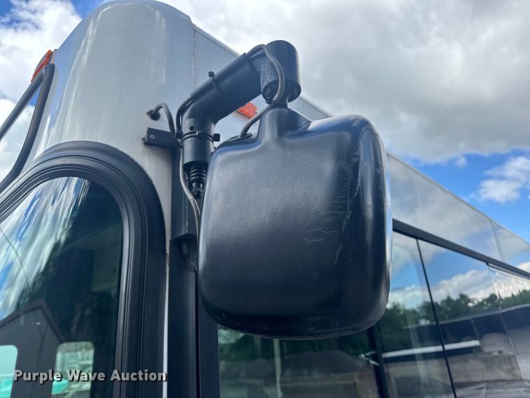 image for item EH6775 2006 Gillig G29B102N4 transit bus