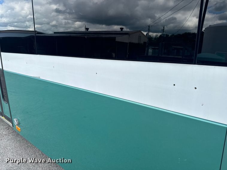 image for item EH6775 2006 Gillig G29B102N4 transit bus