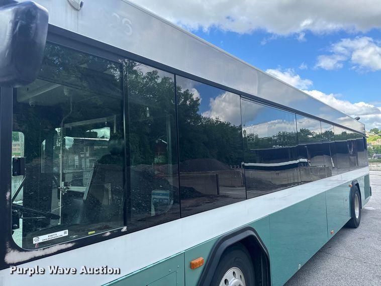 image for item EH6775 2006 Gillig G29B102N4 transit bus