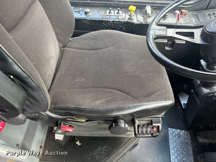 image for item EH6775 2006 Gillig G29B102N4 transit bus