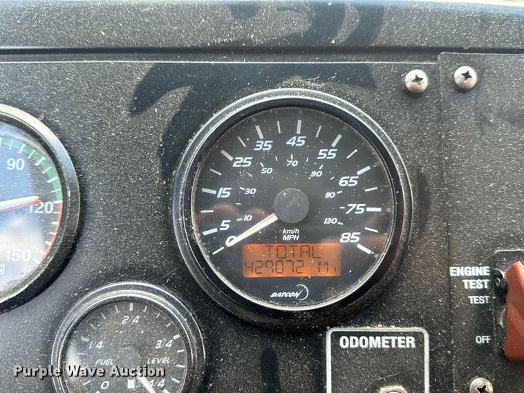 image for item EH6775 2006 Gillig G29B102N4 transit bus