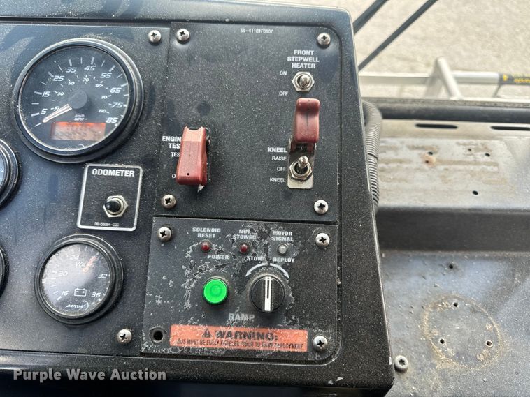 image for item EH6775 2006 Gillig G29B102N4 transit bus