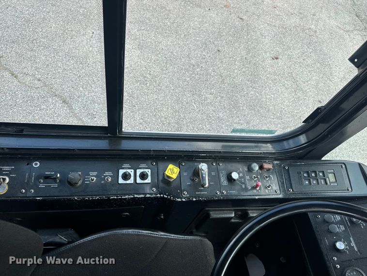 image for item EH6775 2006 Gillig G29B102N4 transit bus