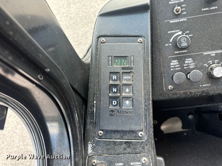 image for item EH6775 2006 Gillig G29B102N4 transit bus