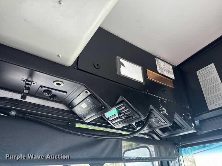 image for item EH6775 2006 Gillig G29B102N4 transit bus