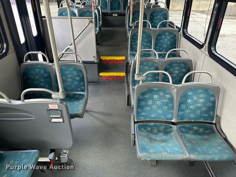 image for item EH6775 2006 Gillig G29B102N4 transit bus