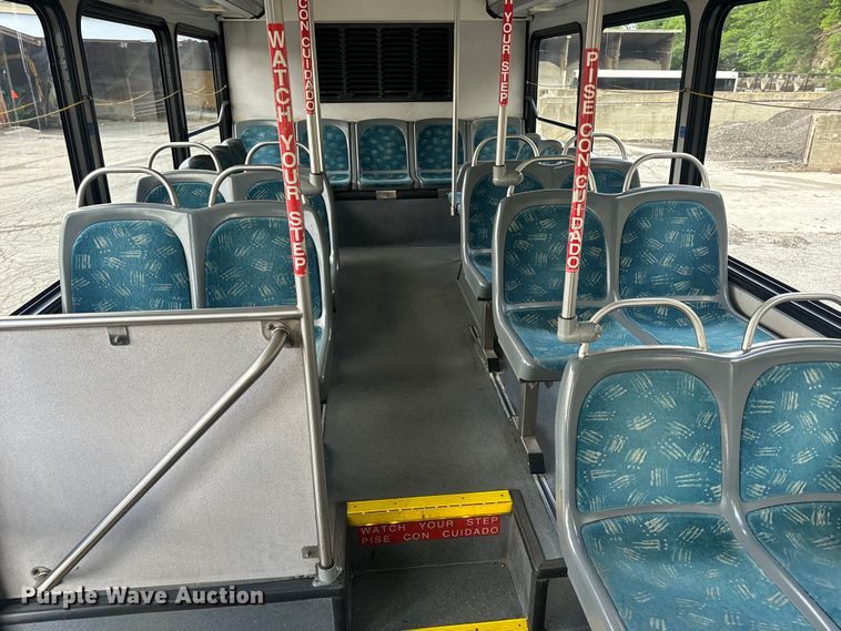 image for item EH6775 2006 Gillig G29B102N4 transit bus