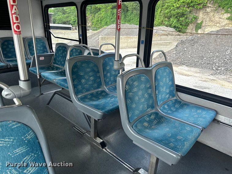 image for item EH6775 2006 Gillig G29B102N4 transit bus