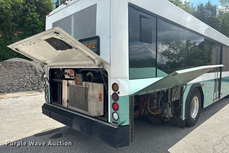 image for item EH6775 2006 Gillig G29B102N4 transit bus