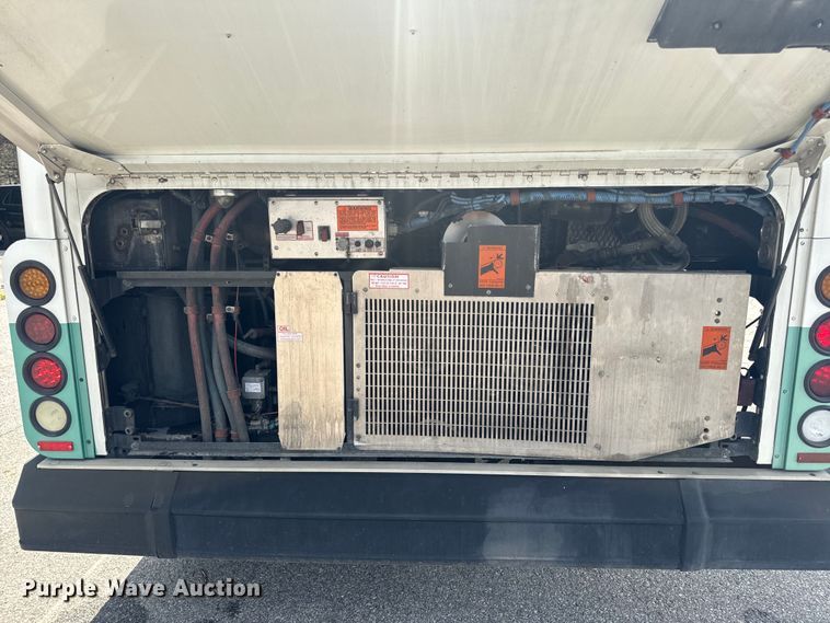 image for item EH6775 2006 Gillig G29B102N4 transit bus