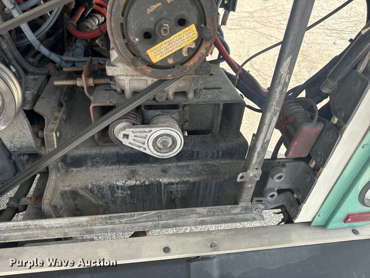 image for item EH6775 2006 Gillig G29B102N4 transit bus