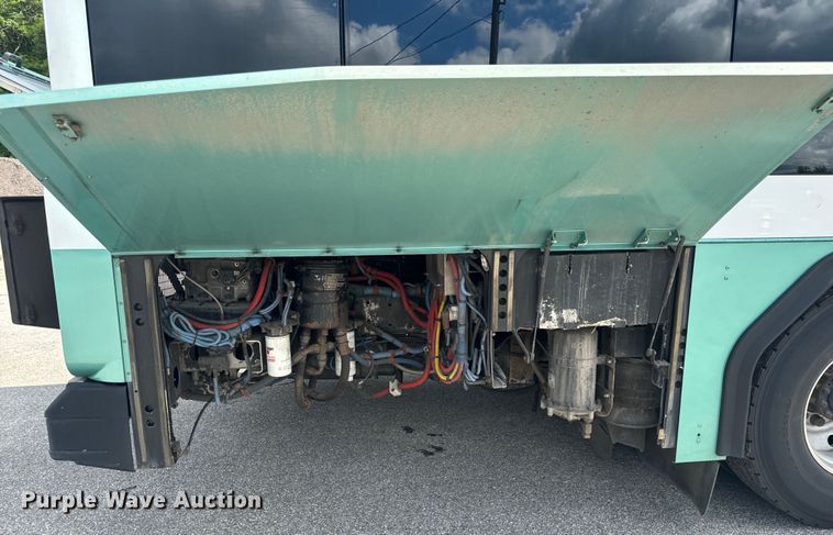 image for item EH6775 2006 Gillig G29B102N4 transit bus