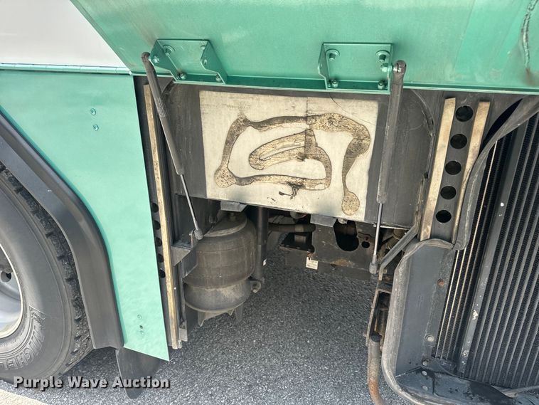 image for item EH6775 2006 Gillig G29B102N4 transit bus