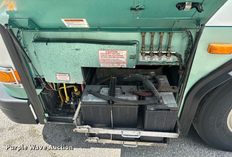 image for item EH6775 2006 Gillig G29B102N4 transit bus