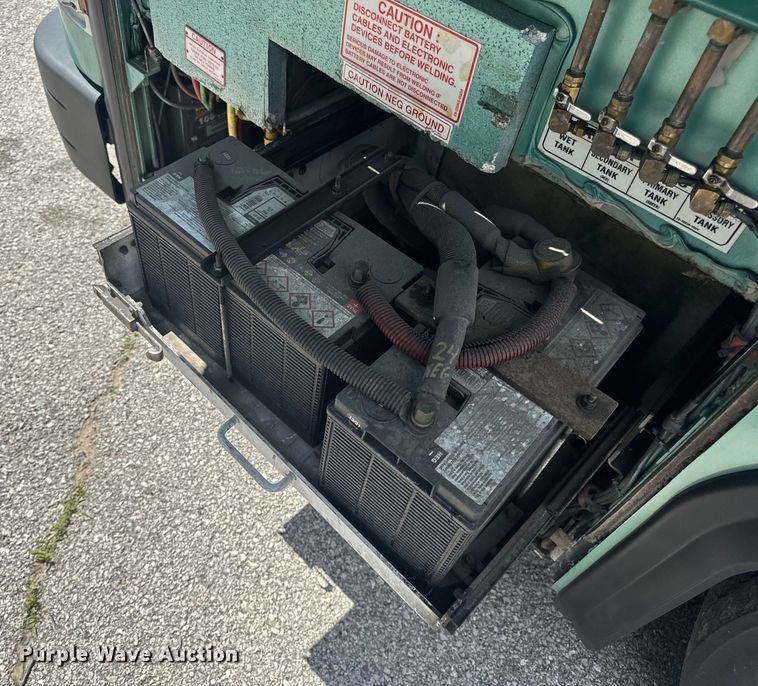 image for item EH6775 2006 Gillig G29B102N4 transit bus