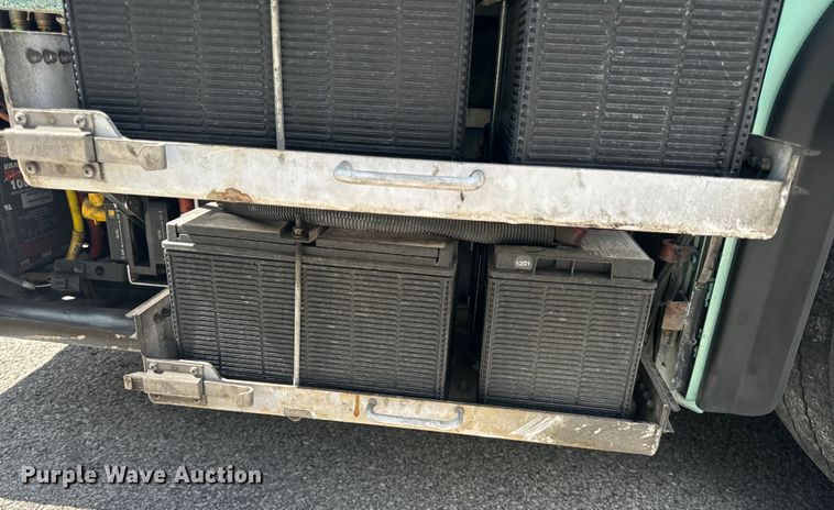 image for item EH6775 2006 Gillig G29B102N4 transit bus