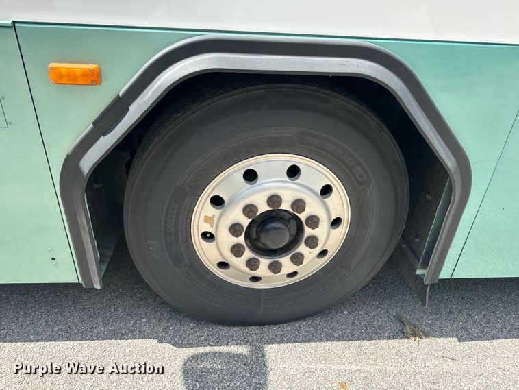 image for item EH6775 2006 Gillig G29B102N4 transit bus