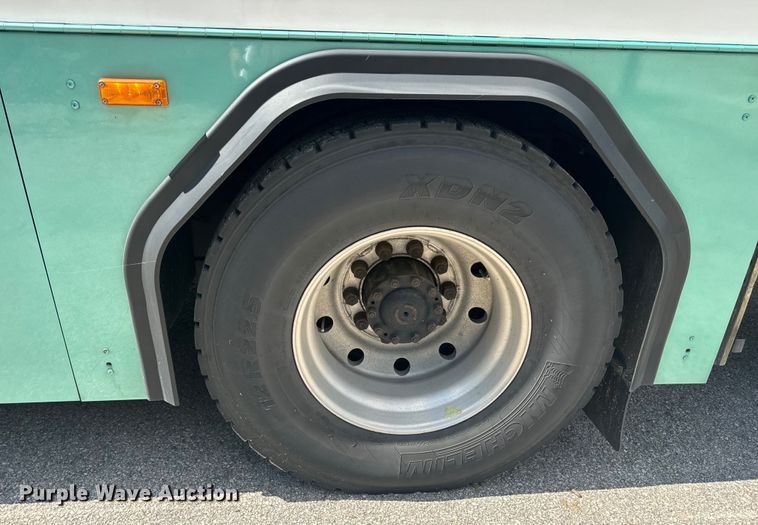 image for item EH6775 2006 Gillig G29B102N4 transit bus