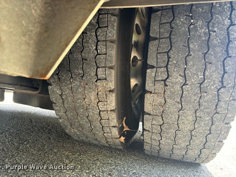 image for item EH6775 2006 Gillig G29B102N4 transit bus