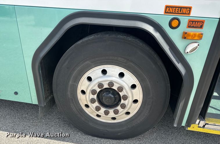 image for item EH6775 2006 Gillig G29B102N4 transit bus