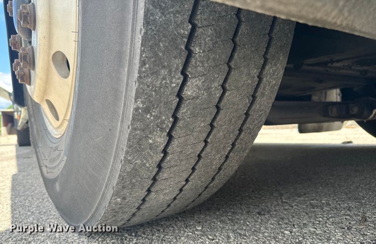 image for item EH6775 2006 Gillig G29B102N4 transit bus