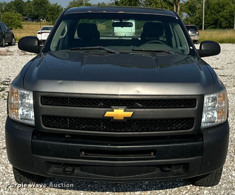 image for item EH6919 2013 Chevrolet  Silverado 1500 Ext. Cab pickup truck