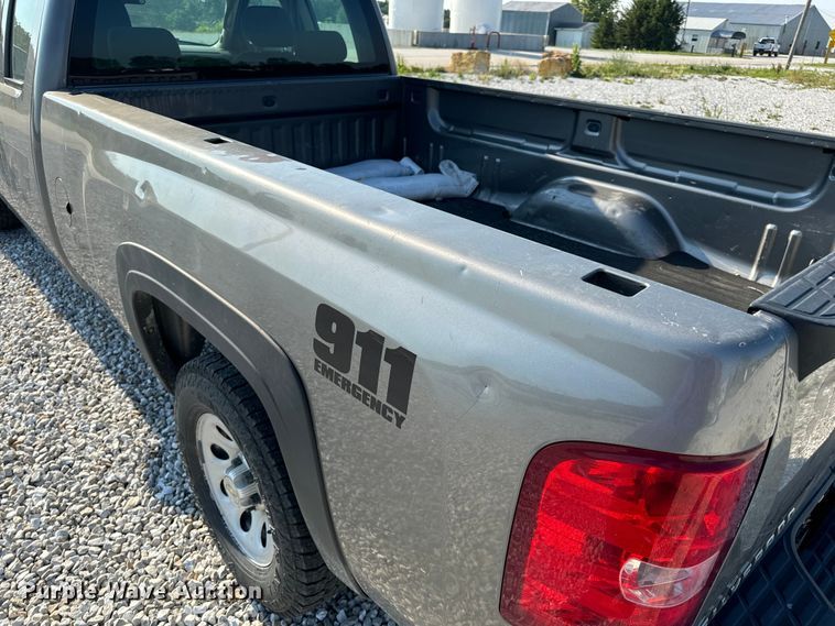 image for item EH6919 2013 Chevrolet  Silverado 1500 Ext. Cab pickup truck