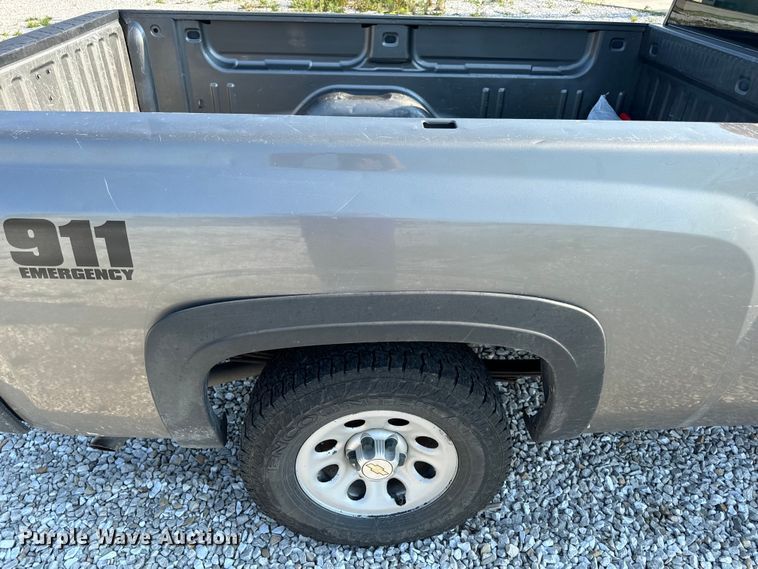 image for item EH6919 2013 Chevrolet  Silverado 1500 Ext. Cab pickup truck