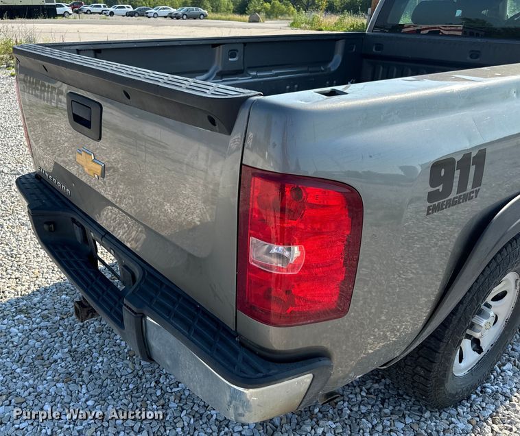 image for item EH6919 2013 Chevrolet  Silverado 1500 Ext. Cab pickup truck