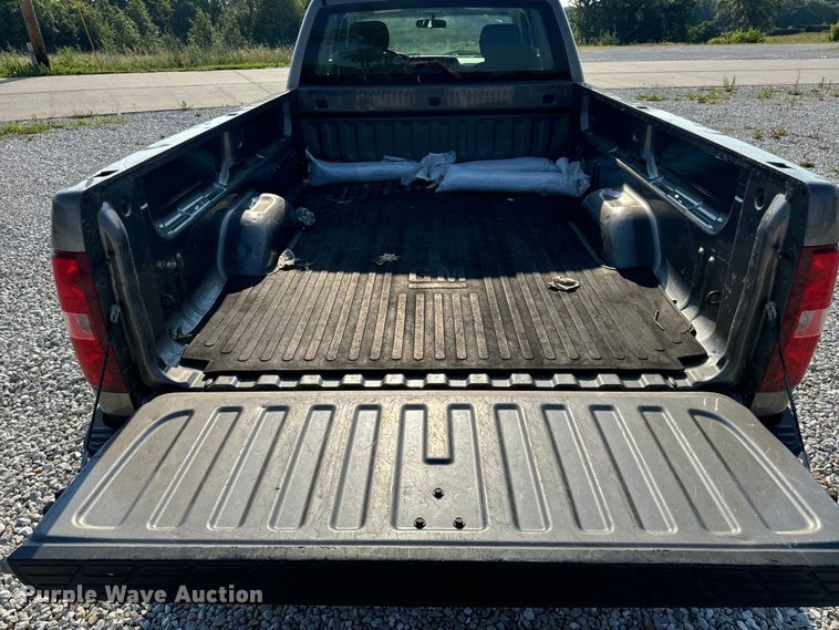 image for item EH6919 2013 Chevrolet  Silverado 1500 Ext. Cab pickup truck