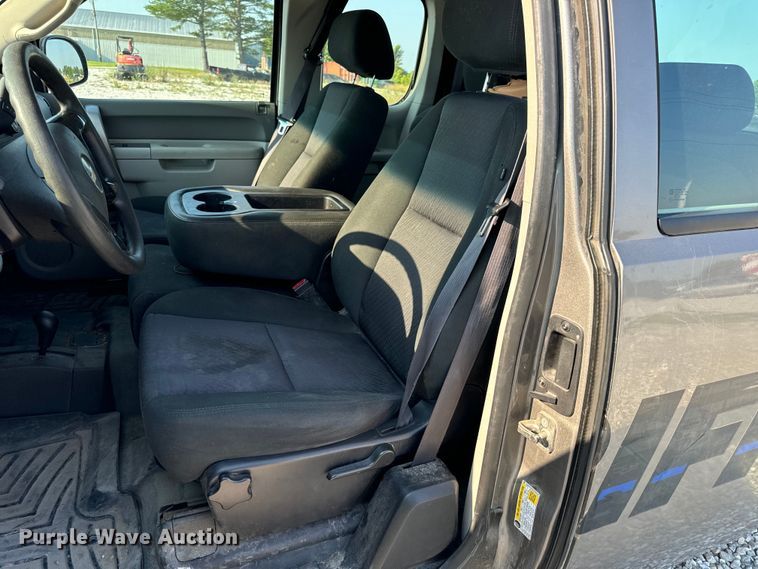 image for item EH6919 2013 Chevrolet  Silverado 1500 Ext. Cab pickup truck