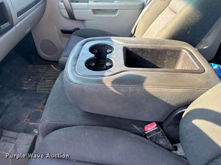 image for item EH6919 2013 Chevrolet  Silverado 1500 Ext. Cab pickup truck