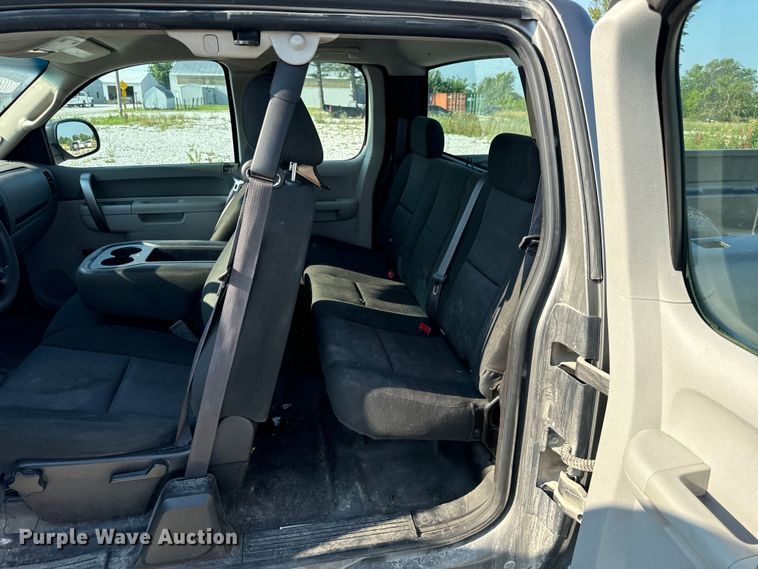 image for item EH6919 2013 Chevrolet  Silverado 1500 Ext. Cab pickup truck