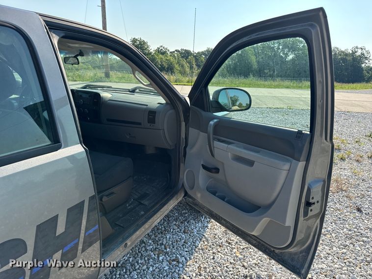 image for item EH6919 2013 Chevrolet  Silverado 1500 Ext. Cab pickup truck