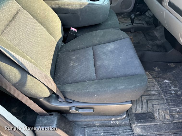 image for item EH6919 2013 Chevrolet  Silverado 1500 Ext. Cab pickup truck