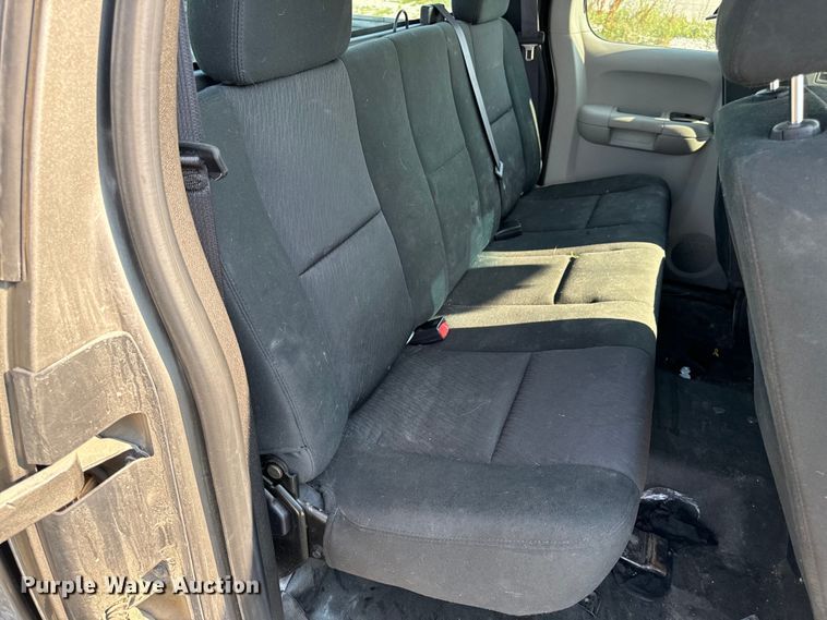 image for item EH6919 2013 Chevrolet  Silverado 1500 Ext. Cab pickup truck